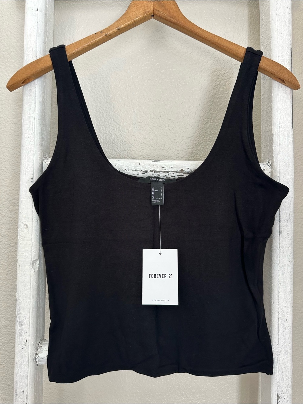 NWT Forever 21 Black Scoop Neck Tank Top